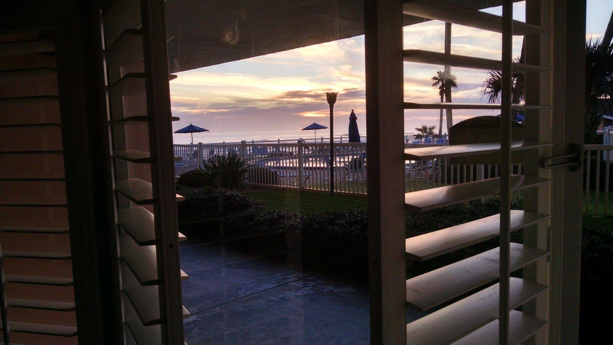 Coral Sands Inn Ормънд Бийч Екстериор снимка